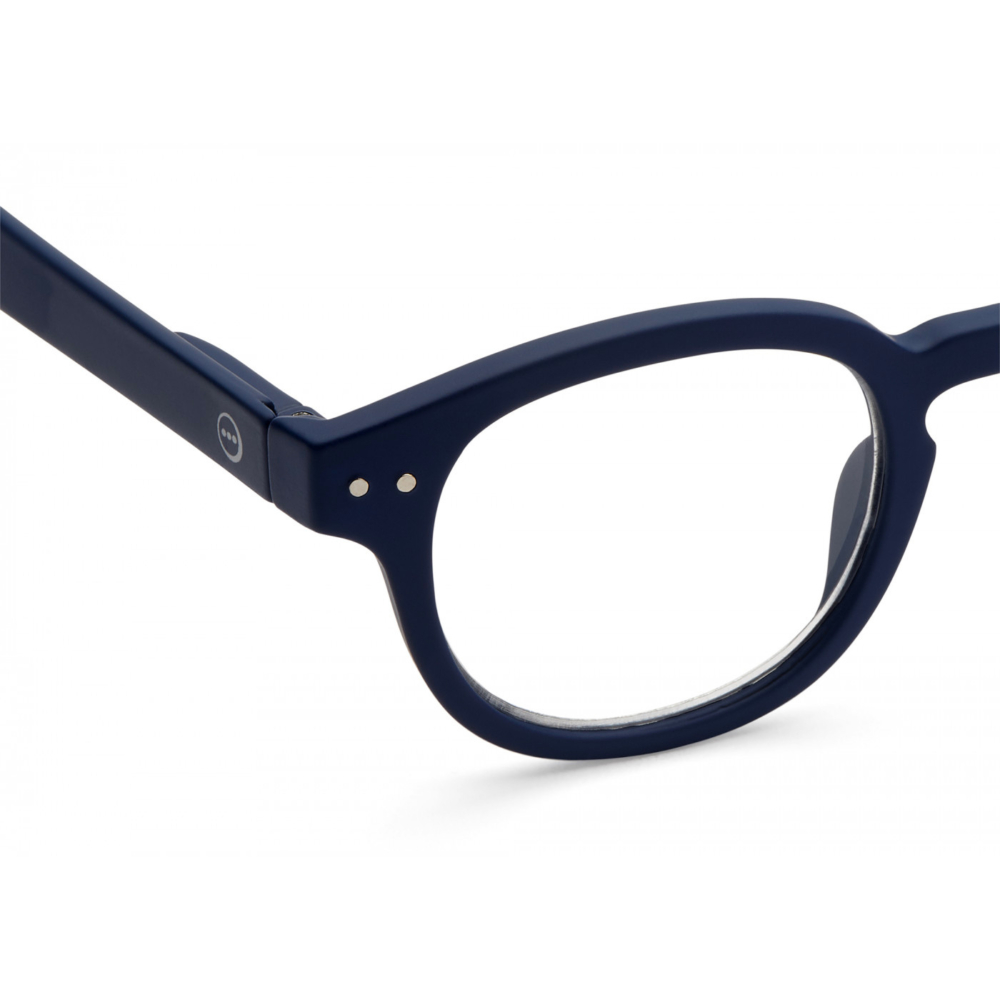 zoom on frame c navy blue reading glasses by izipizi