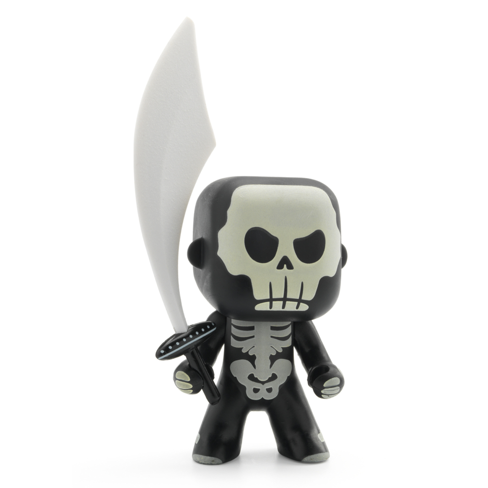 arty toy pirate skully by Djeco